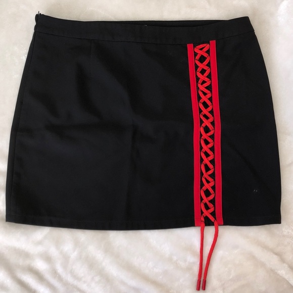 Eggie Mini Skirt - Picture 2 of 9